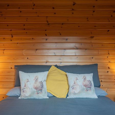 Chalet Loch Leven Lodge 10 By Interhome Kinross Exterior foto